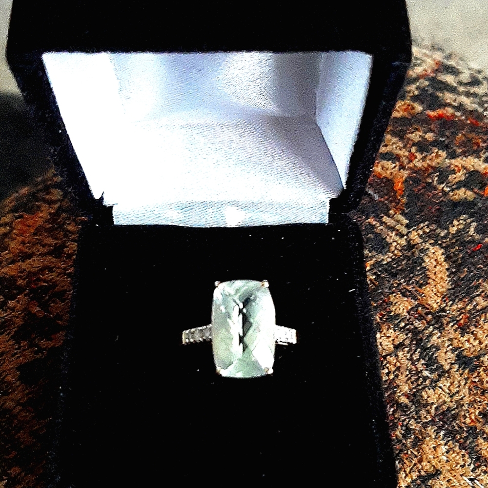 14k yellow gold emerald cut quartz ring Approximate size 7